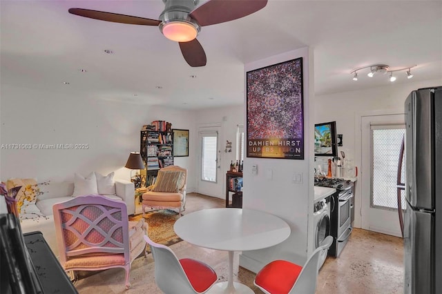 dining area with ceiling fan