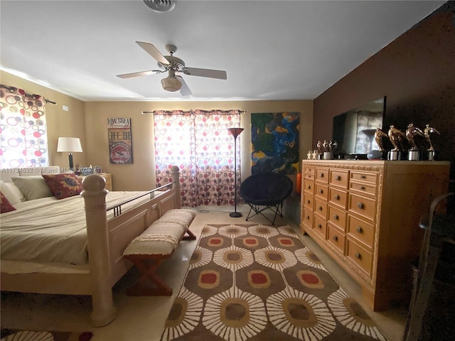 bedroom with ceiling fan