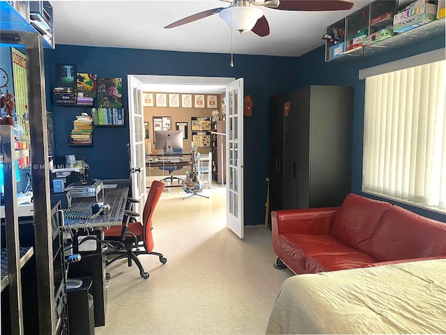 bedroom featuring ceiling fan