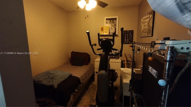 bedroom featuring ceiling fan