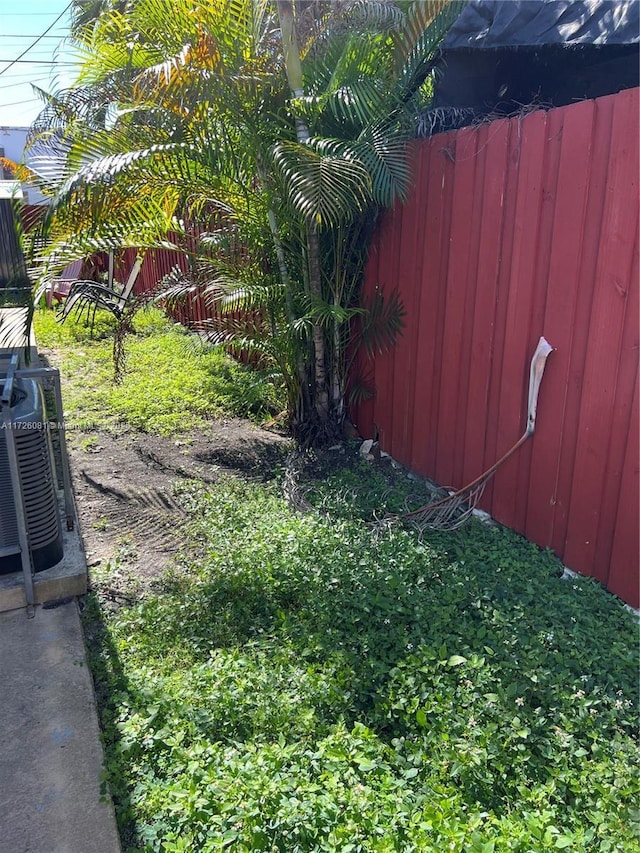 view of yard with cooling unit