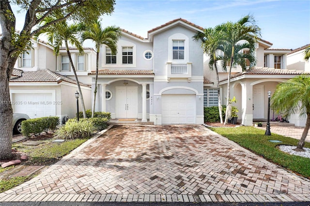 view of front of house featuring a garage