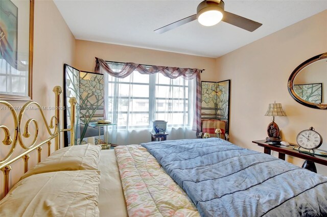 bedroom featuring ceiling fan