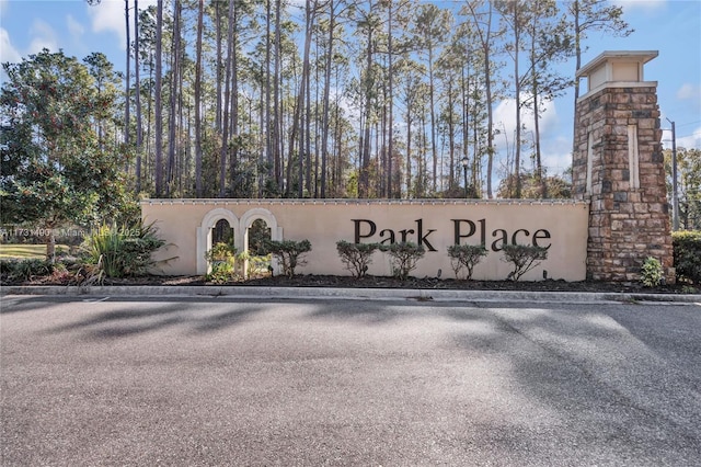 view of community / neighborhood sign