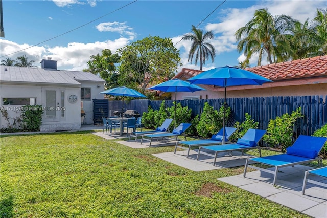 view of yard with a patio