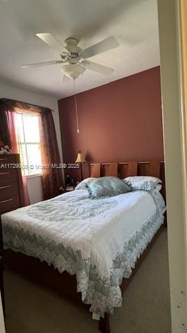 bedroom with ceiling fan