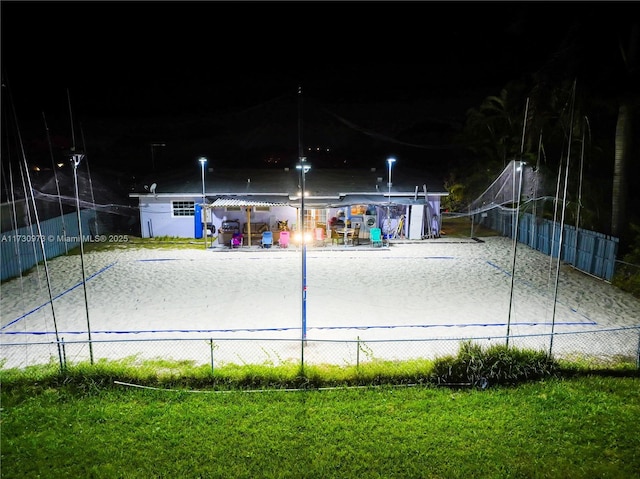 surrounding community with volleyball court