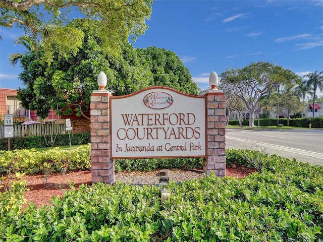 view of community / neighborhood sign