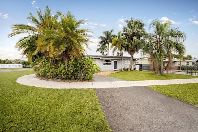 view of front of property with a front yard