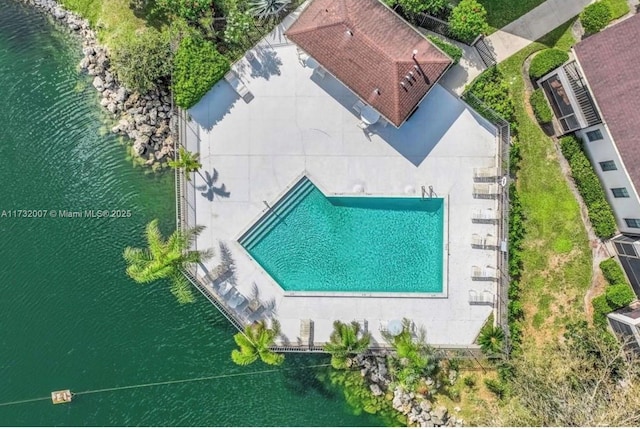 bird's eye view with a water view