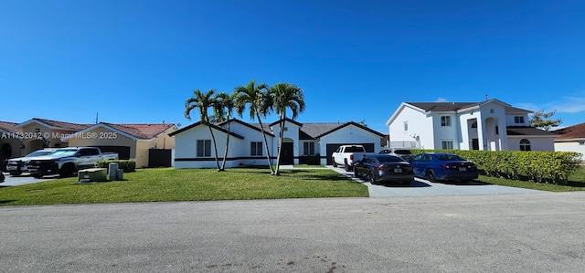 view of front of house featuring a front yard