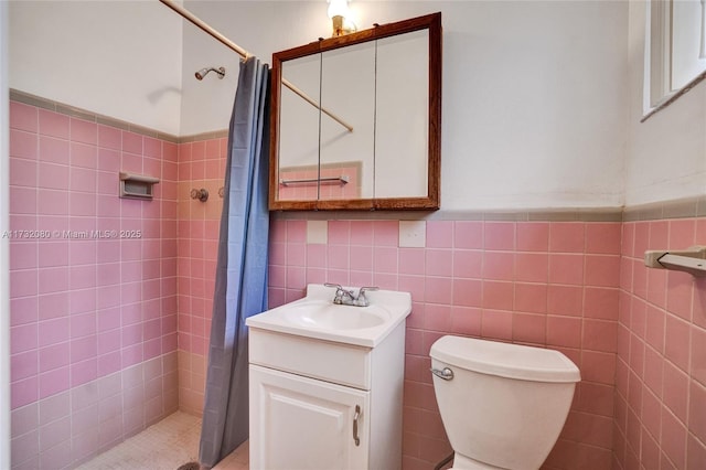 bathroom featuring vanity and walk in shower