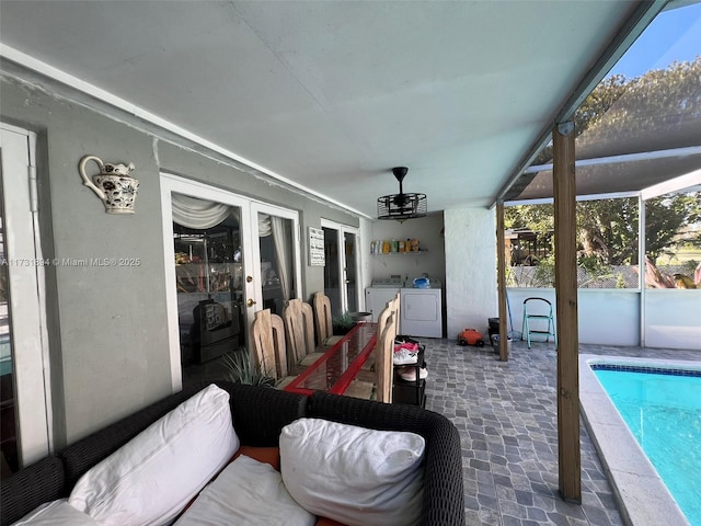 sunroom / solarium with independent washer and dryer