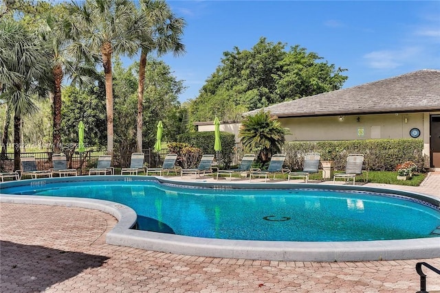 view of swimming pool