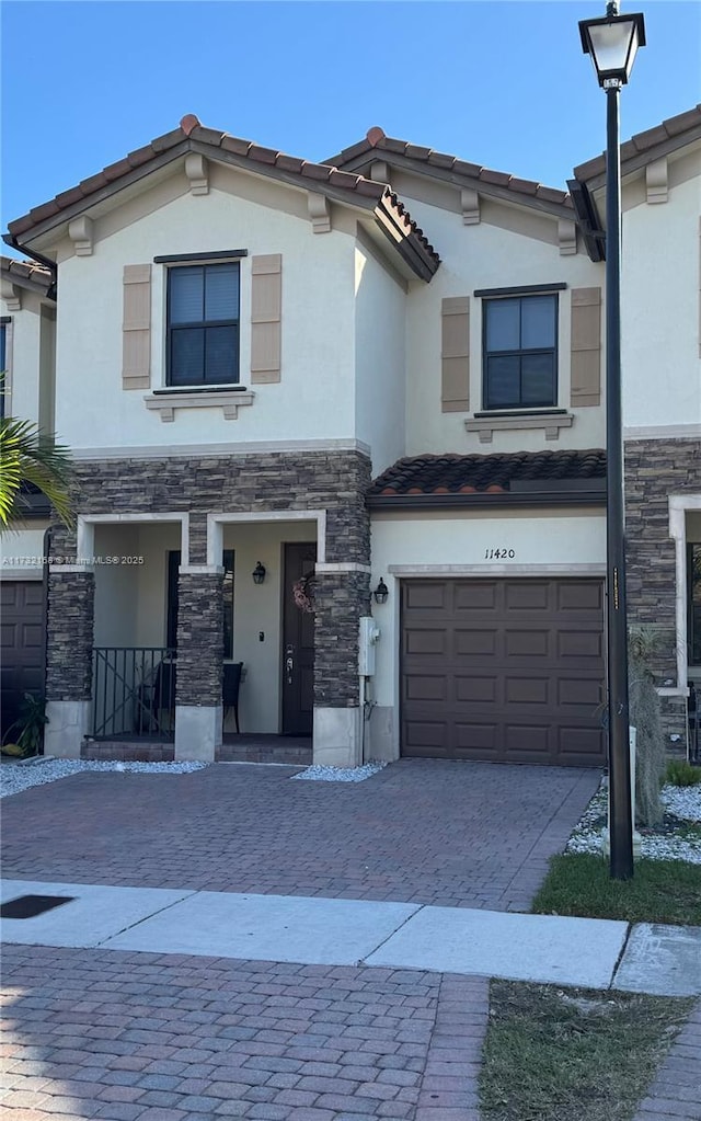 view of front of house with a garage