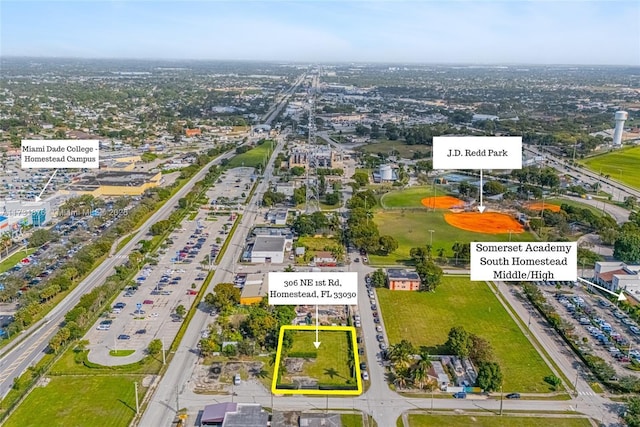 Listing photo 3 for 306 NE 1st Rd, Homestead FL 33030