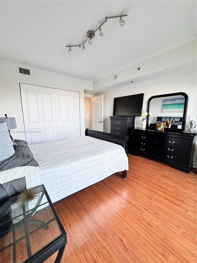 bedroom with a closet