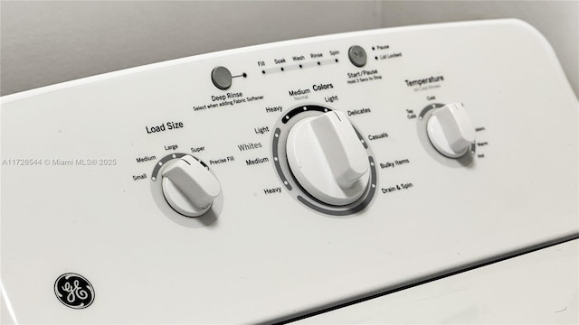2555 NE 193rd St Unit 2102, Miami, FL 33180 - room details featuring washer / dryer