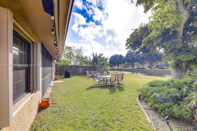 view of yard featuring a water view