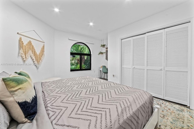 bedroom with a closet