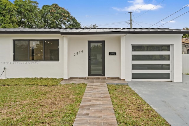 2814 SW 92nd Ct, Miami, FL 33165 - view of front of house with a front yard