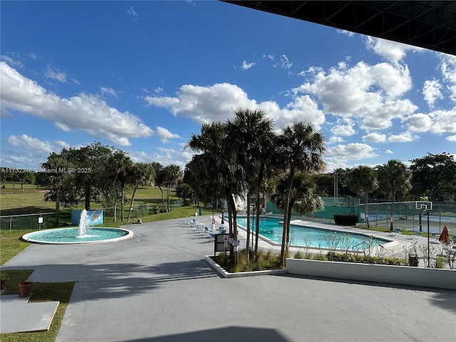 view of swimming pool