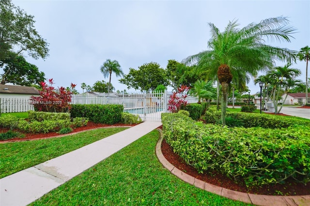 view of yard featuring a fenced in pool