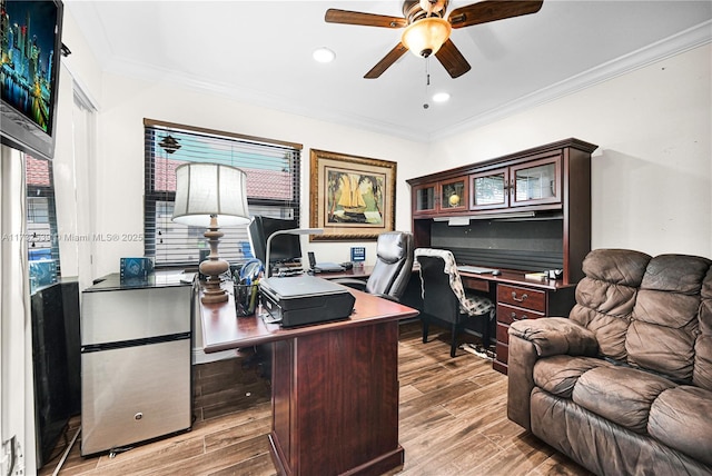 office area featuring ornamental molding and ceiling fan