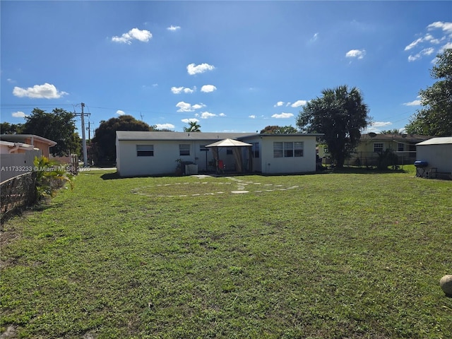 exterior space featuring a lawn