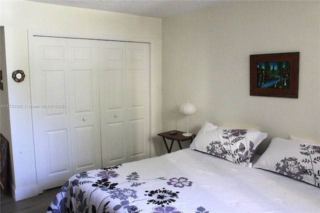 bedroom featuring a closet