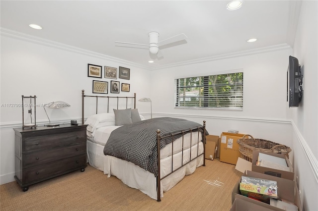 bedroom featuring crown molding and ceiling fan