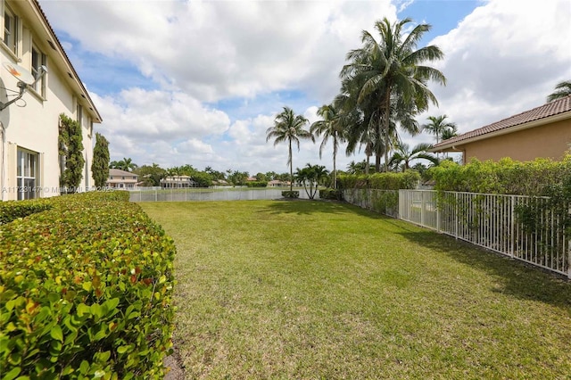 view of yard featuring a water view