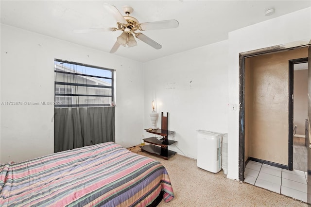 bedroom with ceiling fan