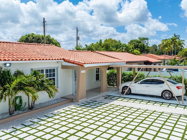 view of mediterranean / spanish-style home