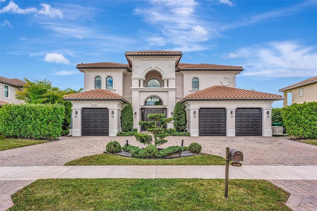 view of mediterranean / spanish-style home