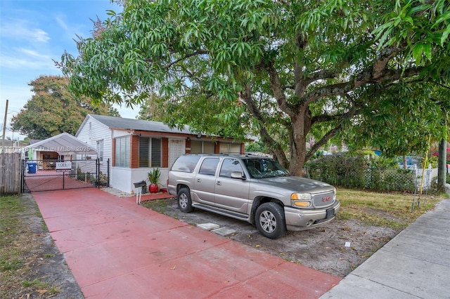 view of front of property