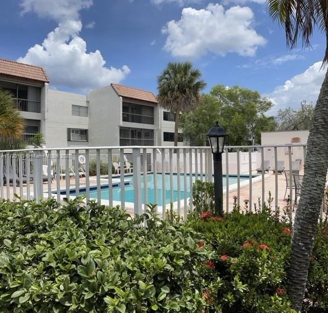 view of swimming pool