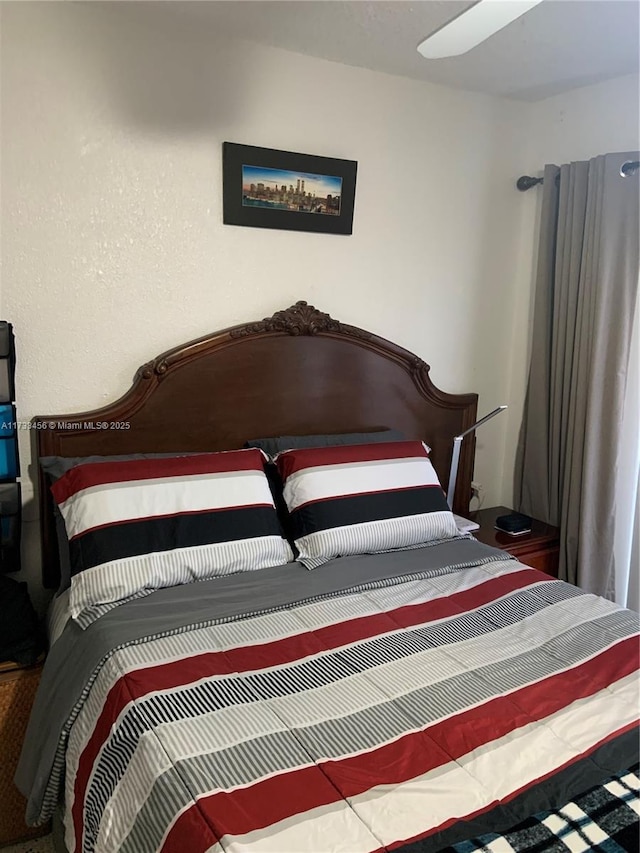 bedroom with ceiling fan