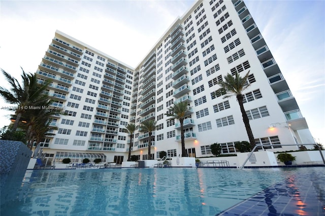 6917 Collins Ave Unit 1512, Miami Beach, FL 33141 - view of pool