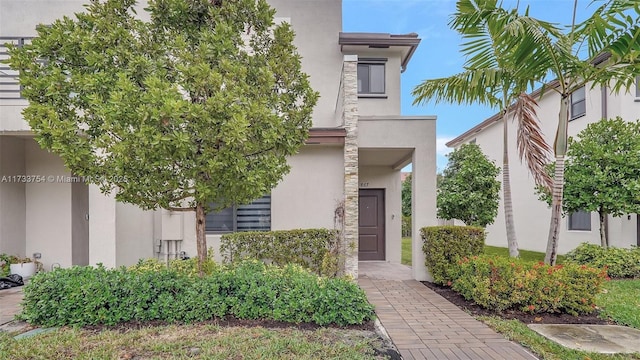 867 NE 211th St, Miami, FL 33179 - view of property entrance