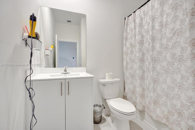 full bathroom featuring tile patterned flooring, vanity, shower / bathtub combination with curtain, and toilet