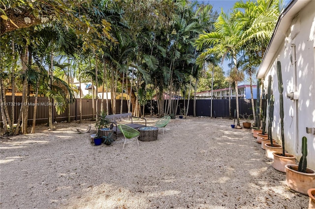 view of yard featuring a patio area