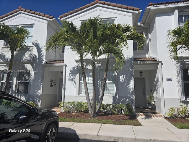 view of mediterranean / spanish-style home