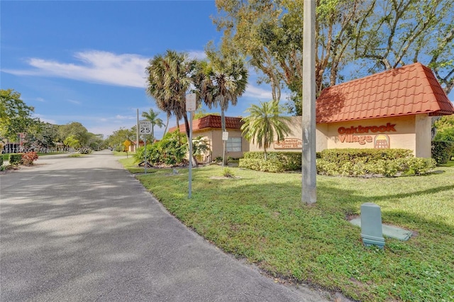 view of front of house with a front yard