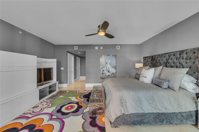 bedroom with ceiling fan