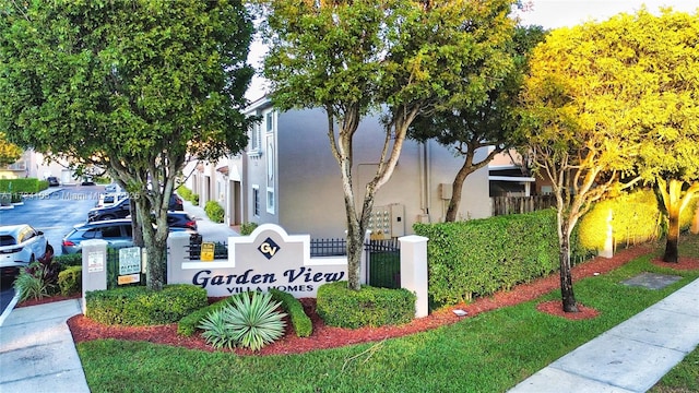 view of community / neighborhood sign