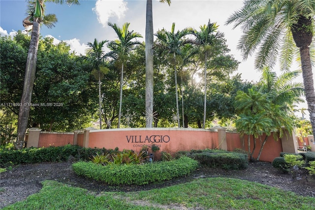 view of community / neighborhood sign