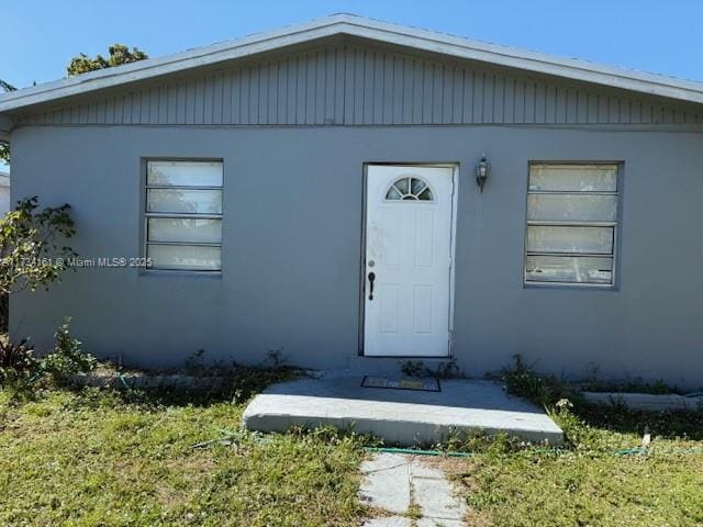 view of front of property with a patio area