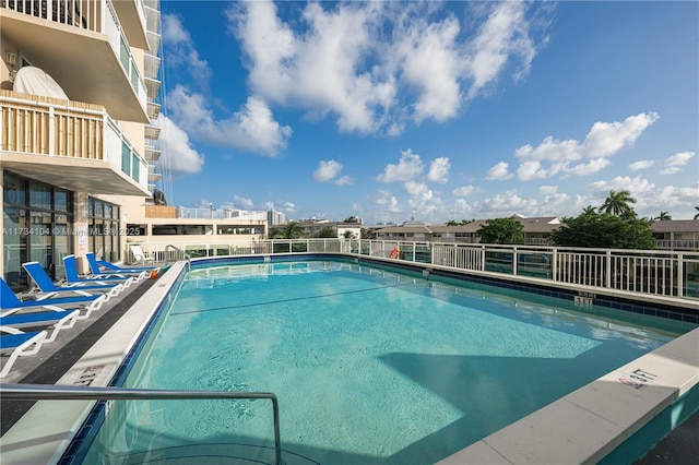 view of swimming pool