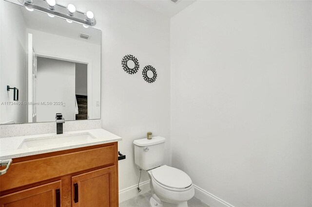 unfurnished room with dark wood-type flooring and sink